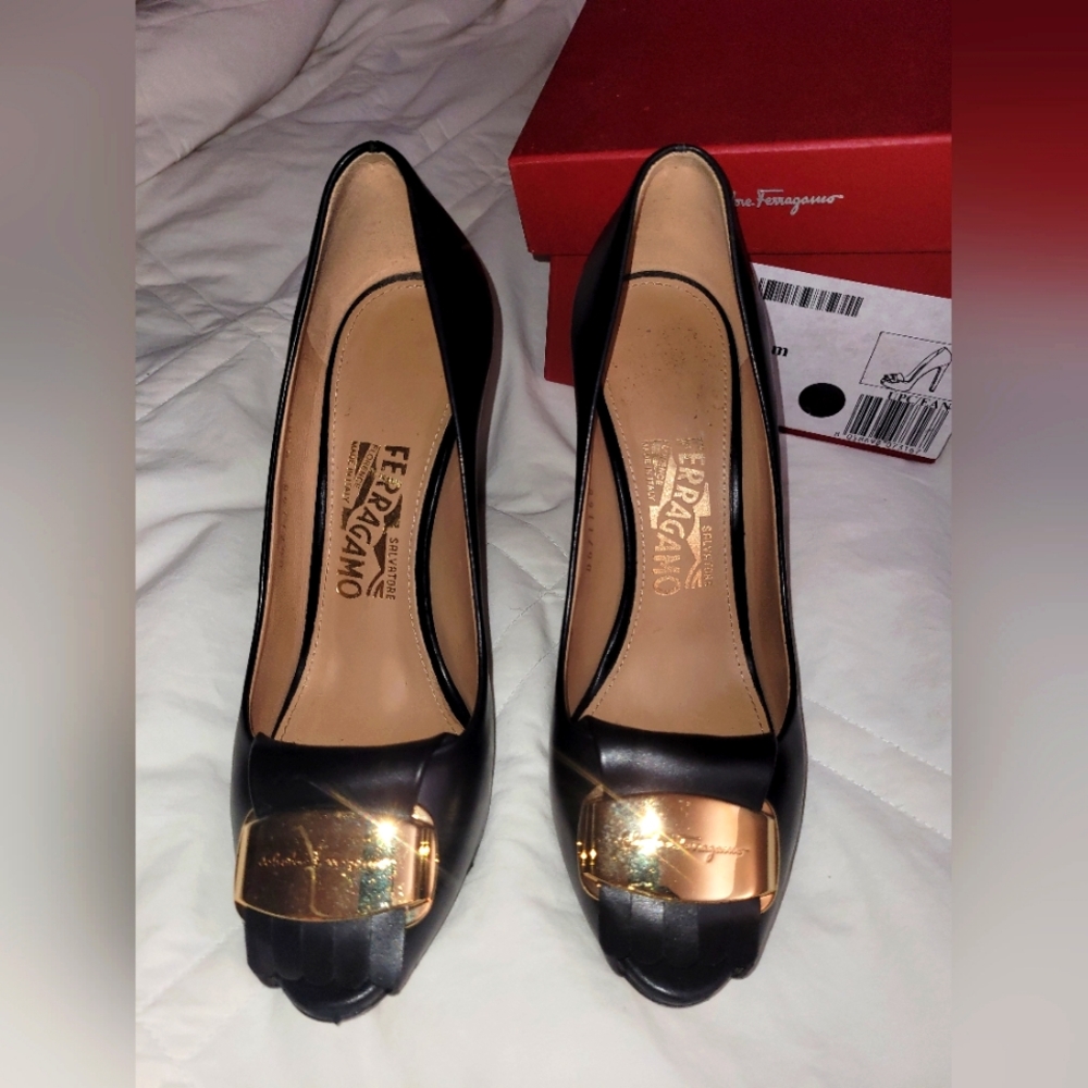 Salvatore Ferragamo 7.5 7 Black Stilettos